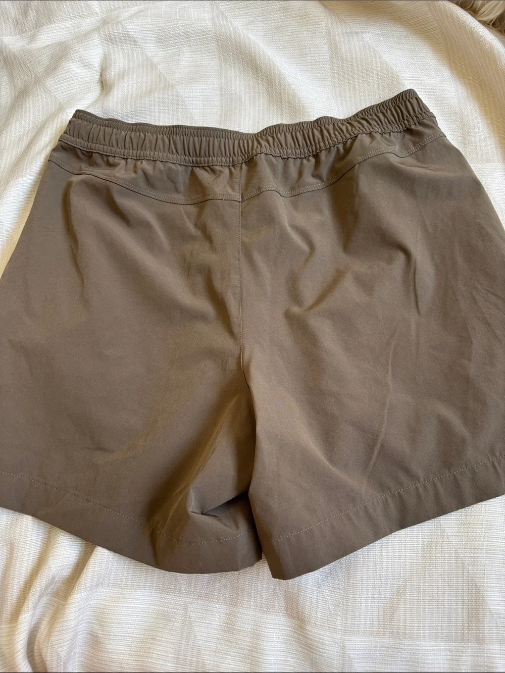 Hollister Men's Athletic Elastic-Waist Shorts in Taupe - Picture 3 of 3